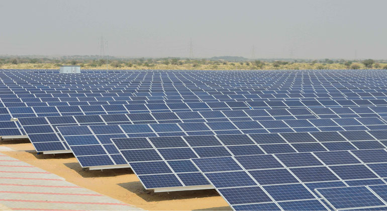 IBC Solar | Modulfeld - PV-Kraftwerk Bhadla/Indien