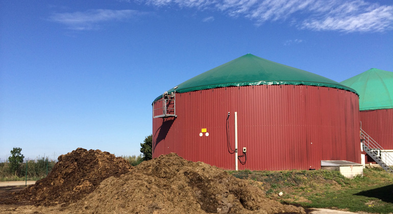 Fraunhofer IFF | Mit dezentralen Anlagen, wie beispielsweise dieser Biogasanlage in Kemberg bei Wittenberg, lässt sich die Spannung im Stromnetz gezielt regulieren.