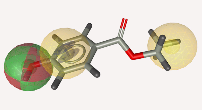 Universität Innsbruck / Schuster | Das Pharmakophormodell zeigt die Wirkungsweise des weit verbreiteten Ethylparaben (Molekül) auf ein hormonabbauendes Enzym (17beta-HSD2). Die Kugeln stellen chemische Funktionalitäten in 3D dar. Das Molekül findet hier die passenden Eigenschaften vor, um sich mit dem Enzym zu binden und folglich den Hormonabbau zu hemmen.