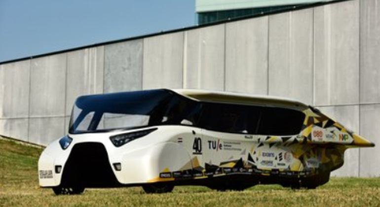 Solar Team Eindhoven reveals ‘energy-positive’ family car