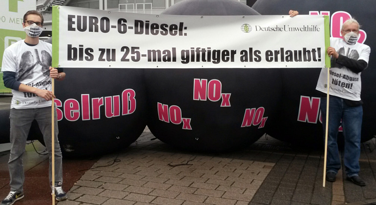Deutsche Umwelthilfe |Protestaktion vor der IAA 2015