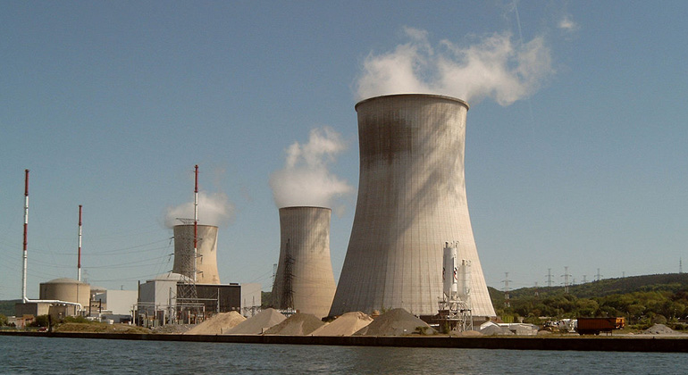 Michielverbeek | wikimedia.commons | Das Atomkraftwerk Tihange liegt etwa 25 Kilometer südwestlich der belgischen Stadt Lüttich. 2025 will Belgien aus der Atomkraft aussteigen, dann sollen die Reaktoren in Tihange und Doel endgültig abgeschaltet werden.