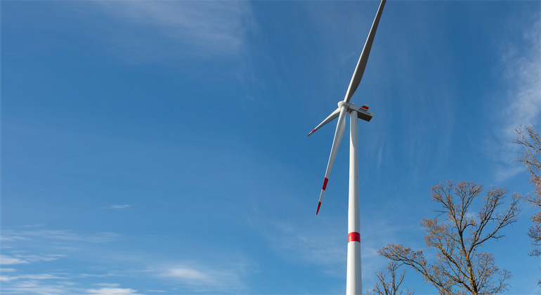 Stadtwerke Schwäbisch Hall GmbH | Mitte November 2015 hat die Windenergieanlage auf der Gemarkung Michelbach/Bilz ihren Betrieb aufgenommen. An dieser Anlage konnten sich Bürgerinnen und Bürger über die Bürgerwindpark Hohenlohe GmbH beteiligen.