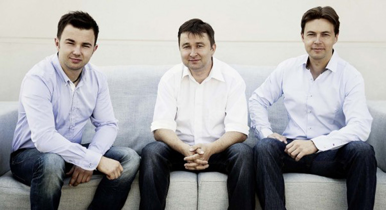 kreiselelectric.com | Die Familie Kreisel ist bereits seit über 35 Jahren in der Elektronikbranche tätig. Für ein gemeinsames Ziel verbinden die Brüder Philipp, Johann und Markus ihre unterschiedlichen Talente. Philipp ist der Maschinenbautechniker, Johann Elektroniker und Markus Kreisel bringt seine kaufmännische Ausbildung ins Team.