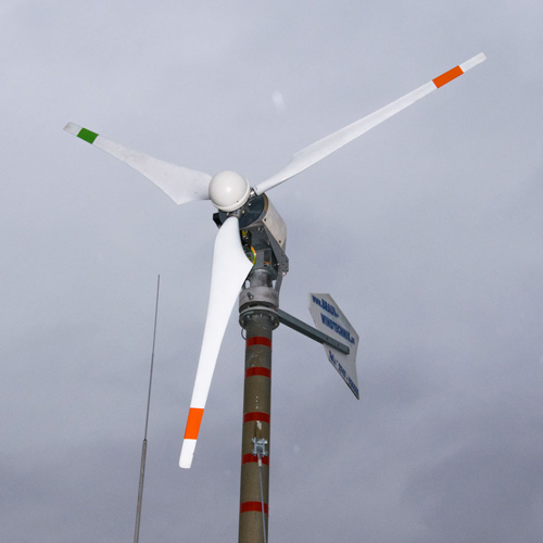 uni-siegen.de | Diese Windturbine misst kontinuierlich Windgeschwindigkeit, Windrichtung, Energieertrag sowie Schall ...