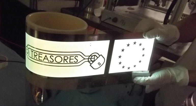 Fraunhofer FEP | Flexible OLED light sources on transparent electrodes developed within TREASORES. These OLEDs were made by Fraunhofer FEP using a roll-to-roll process.