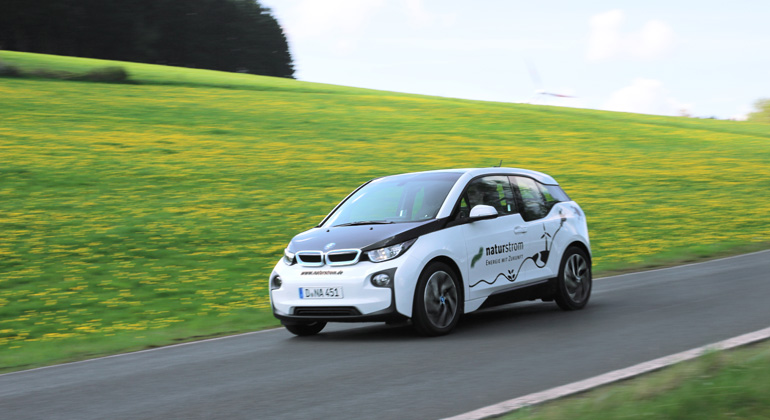 NATUSTRROM AG | Der BMWi 3 im Praxistest – eher ein Stadtauto, doch auch Landausflüge sind möglich, mit etwa 130 Kilometer Reichweite bis zur nächsten langen Ladepause.
