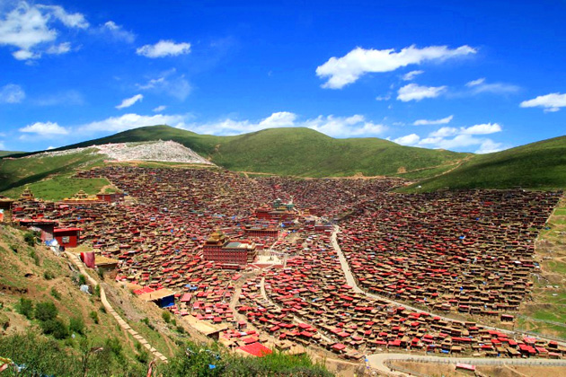 tchrd.org | Larung Gar in Tibet