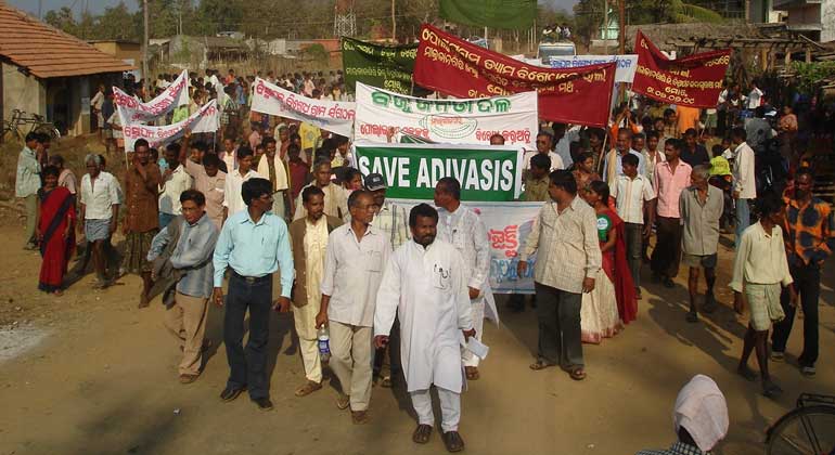 andheri-hilfe.de | ANDHERI HILFE unterstützt Chandra Sekhar und seine Organisation CREATORS seit Jahren dabei, die Adivasi zu stärken, die ohne diese Hilfe brutal und ohne Entschädigung von ihrem angestammten Land vertrieben worden wären – Hunderttausende.