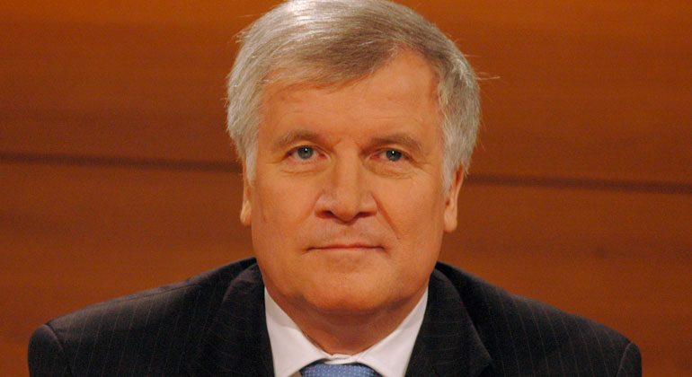 Depositphotos | 360ber | Gehört Horst Seehofer noch zu Deutschland, gehört Bayern noch zu Europa?