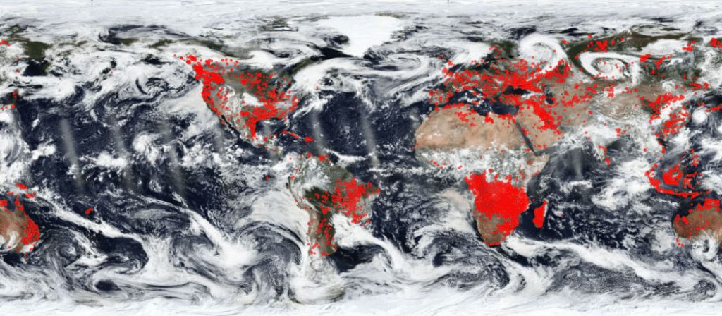 Worldview/Nasa | Brände am 22. August 2018 | Eine Nasa-Satellitenaufnahme zeigt, wie erstaunlich weit verbreitet Feuer vor allem auf der Südhälfte des Planeten wüten.