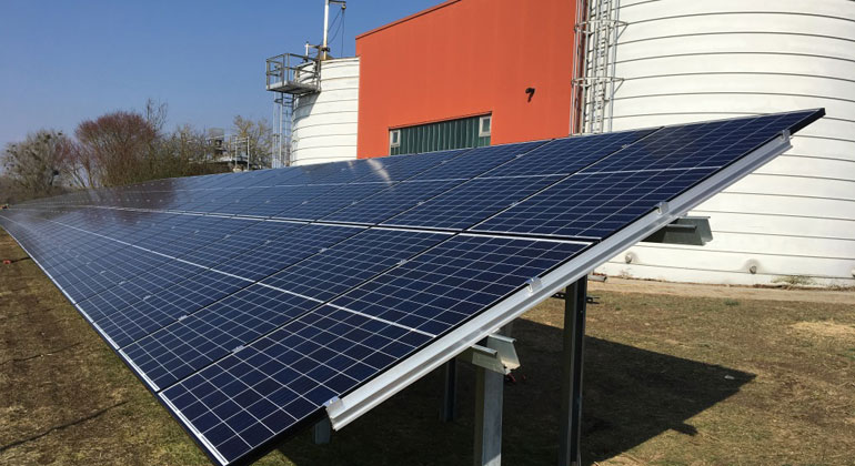 pfalzsolar.de | Das Modell einer „Mini-Freiflächenanlage“ ist auch auf andere Standorte übertragbar, nämlich überall da, wo keine geeignete Dachfläche, dafür aber ungenutzte Grundstücke zur Verfügung stehen.