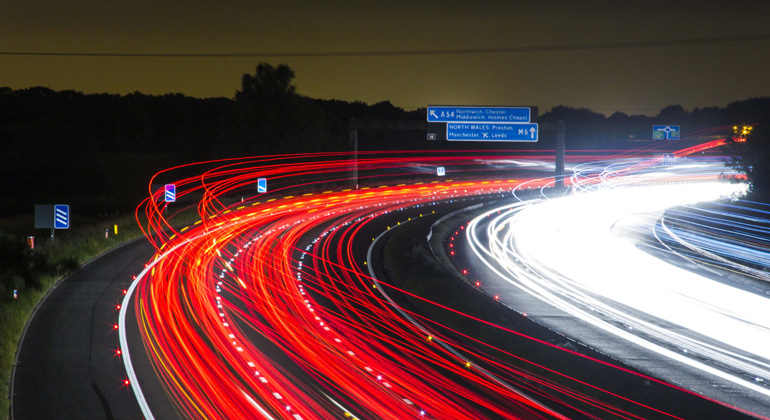 Wachsende Motorleistung der Pkw führt zu steigenden CO2-Emissionen