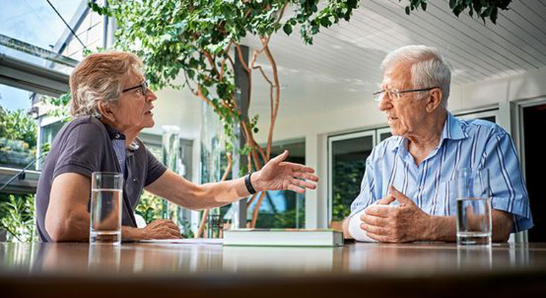 stadtgottes.de | Heinz Heiss | stadtgottes-Autor Thomas Pfundtner traf den früheren Fernsehmoderator und engagierten Friedenskämpfer Franz Alt.