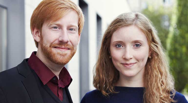 C2C NGO | Nora Sophie Griefahn und Tim Janßen sind Mitgründer und geschäftsführende Vorstände der gemeinnützigen Nichtregierungsorganisation Cradle to Cradle NGO mit Sitz in Berlin. Griefahn hat Umweltwissenschaften und Umweltingenieurwesen studiert, Janßen ist Wirtschaftswissenschaftler.