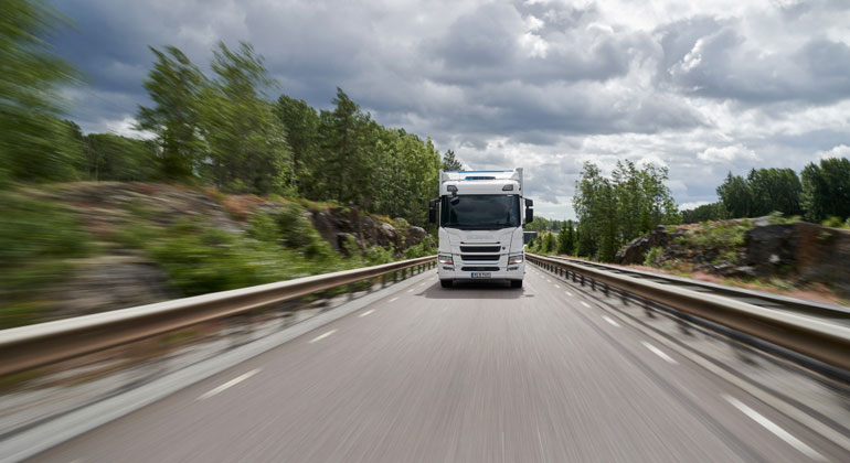 All new trucks sold must be fossil free by 2040