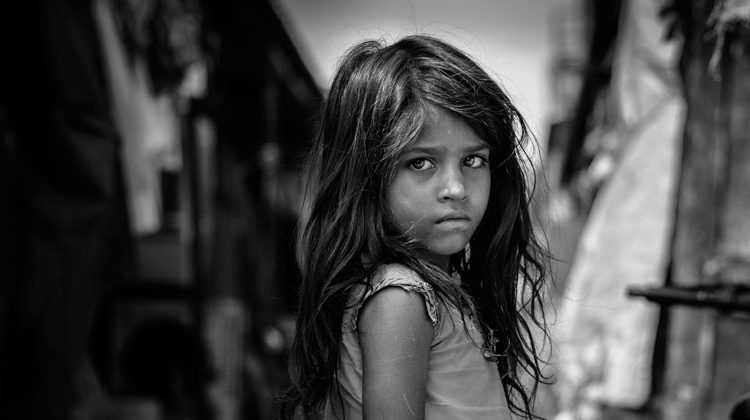 pixabay.com | aamiraimer | Kind Armut