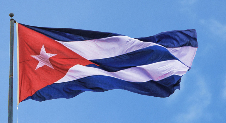 pixabay.com | Greg Montani | cuba flagge