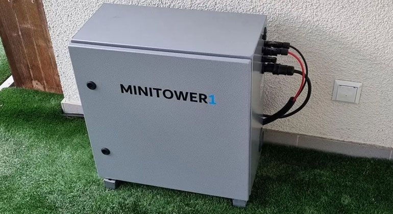 MiniTower ­– Stromspeicher für Balkon-PV