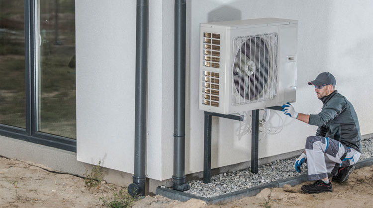 Depositphotos.com | welcomia | Wärmepumpe