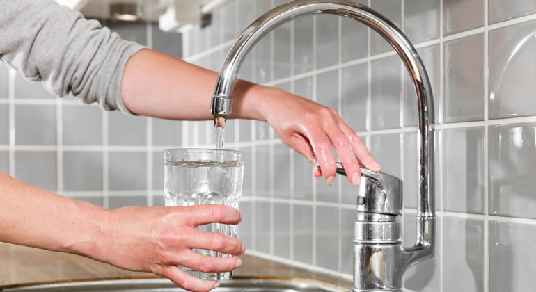 Depositphotos.com | gemenacom | Wasserglas