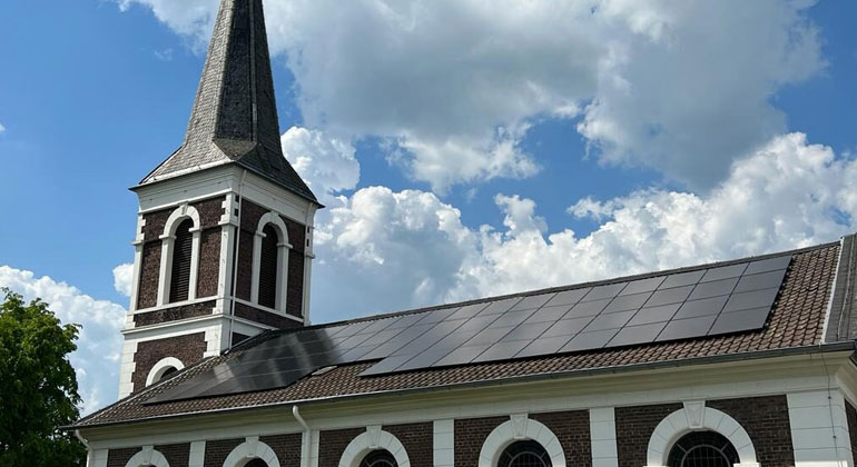 Photovoltaik findet Weg auf Kirchendächer