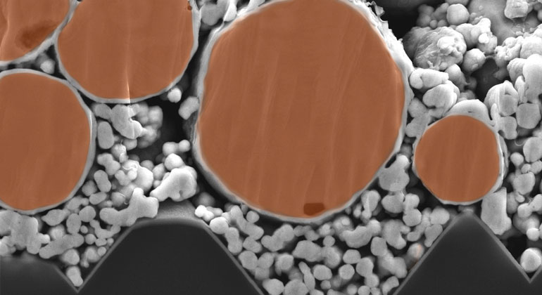 Silizium-Heterojunction-Solarzellen mit Rekordeinsparung an Silber realisiert