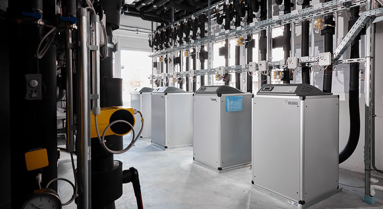Fernwärme der Zukunft: Großwärmepumpen erschließen ungenutzte Energiequellen