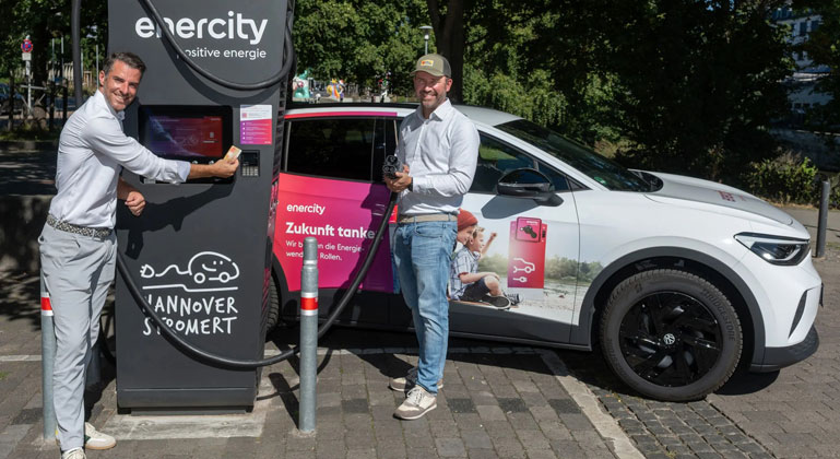 Pilotprojekt mit dynamischen Preisen beim öffentlichen Laden von E-Autos