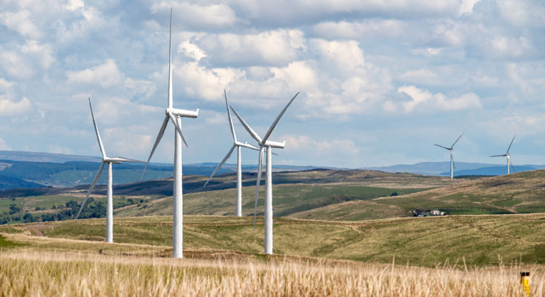 Iran-Krieg: Mehrheit sieht Erneuerbare, Netze und Speicher als Antwort auf fossile Verwundbarkeit