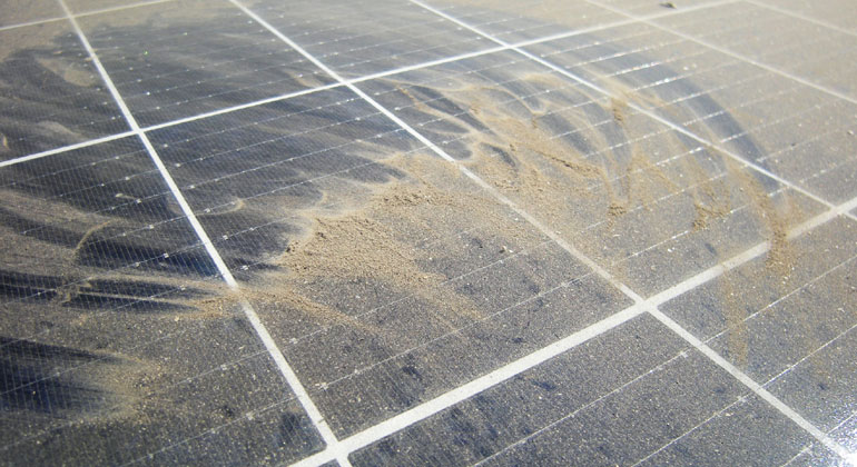 Selbstreinigende Nanobeschichtung steigert Leistung von Solarmodulen