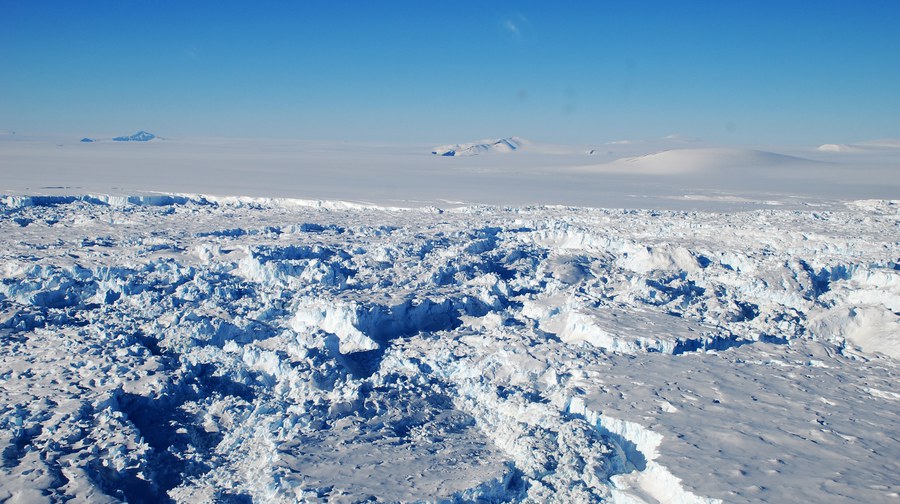 11 trillion tonnes lost since the 1970s: Ice sheet decline mainly due to accelerated glacier movement